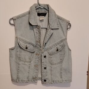 E/V-001 Women's Best American Classic Light Washed Denim Vest